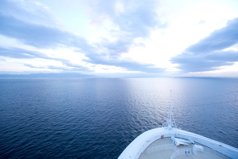 クルーズを楽しむ子ども