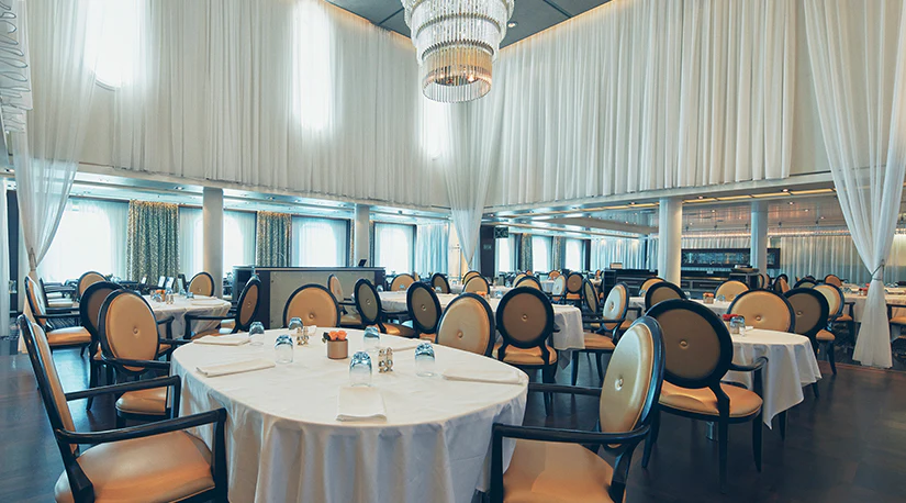 メイン・ダイニング