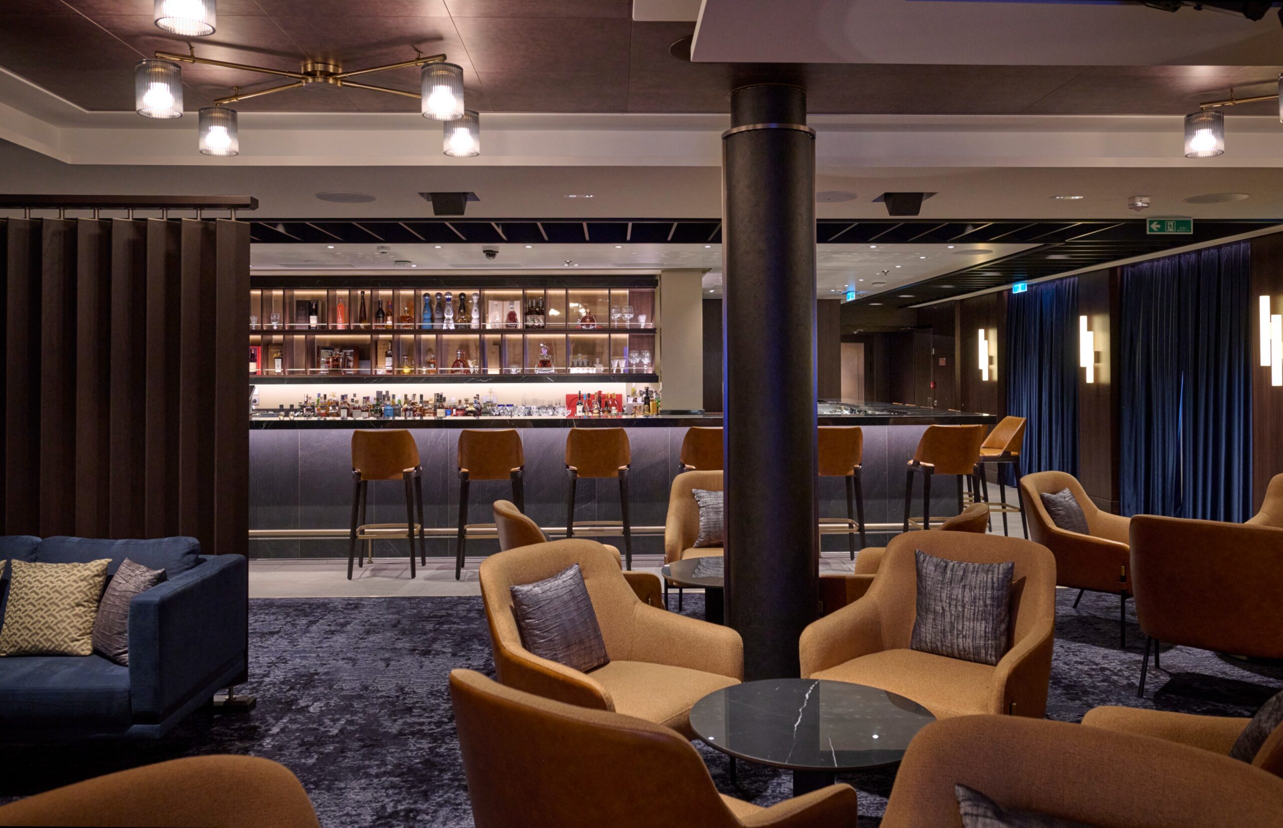 ラウンジ＆バー