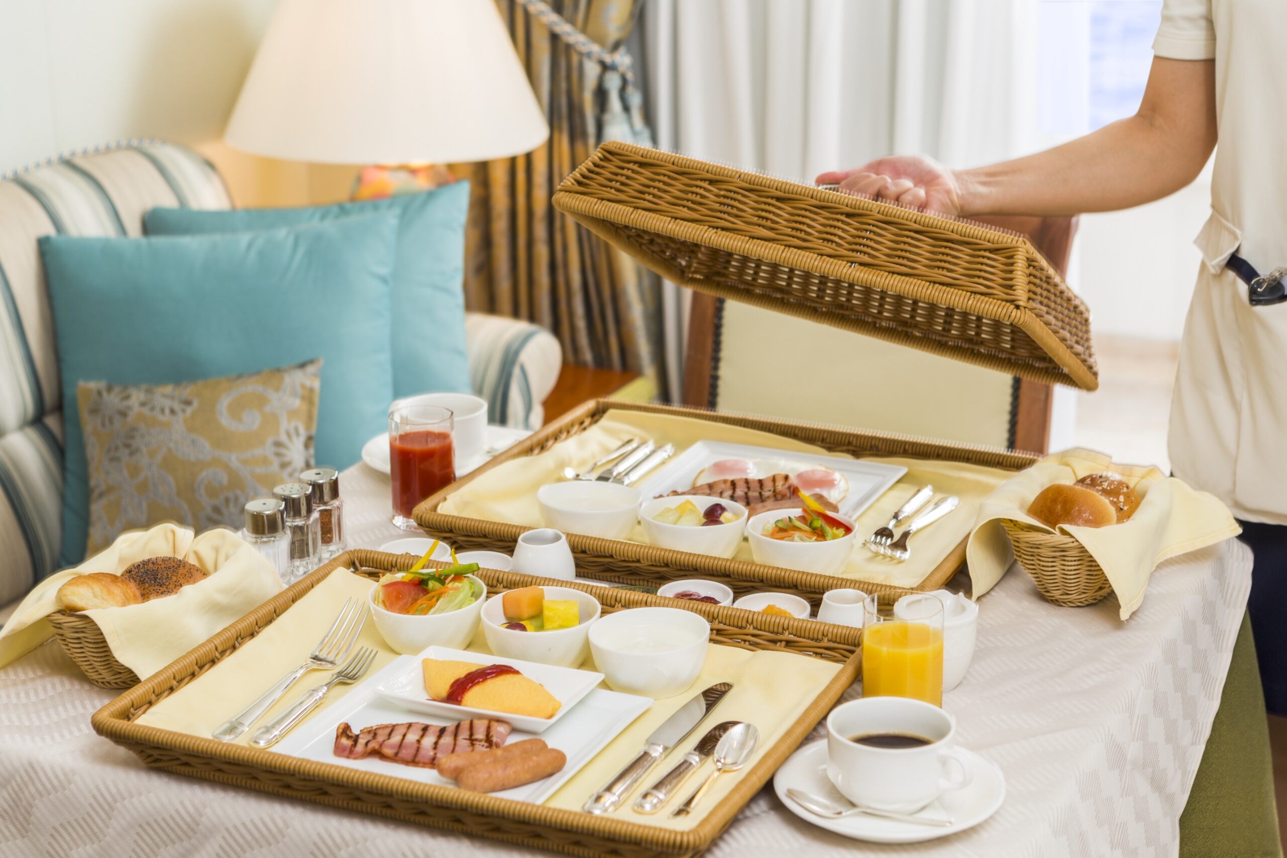 インルームダイニング