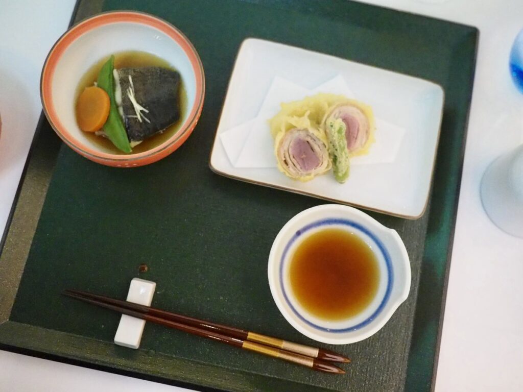 和食の夕食（焼き物と吸い物）